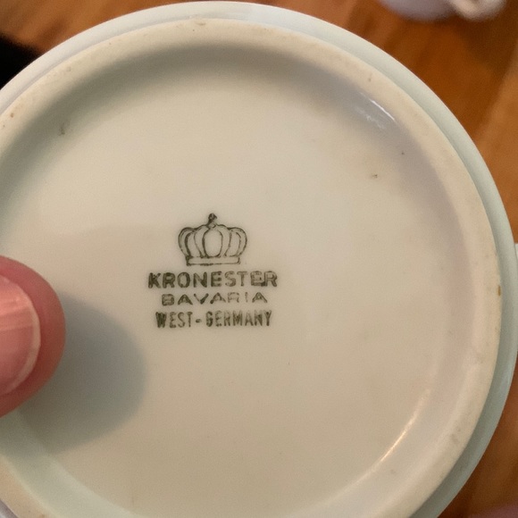 Free item when bundled w purchased item: vintage German porcelain coffee mug - Picture 2 of 3